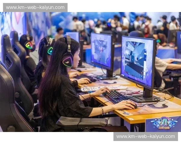 电竞焦点对决：点亮夜空的赛场叙事